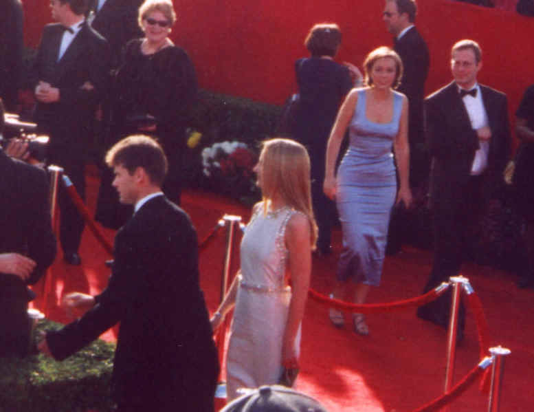 helen.JPG (280310 bytes)